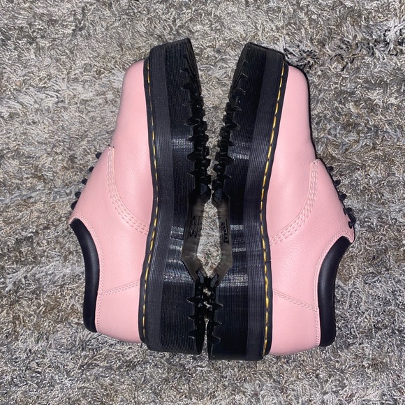HARDLY WORN WOMEN’S PINK DR. MARTENS SIZE 11 IN EXCELLENT CONDITION - Picture 5 of 9